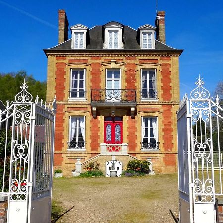 Vila L'Ajoussienne Exteriér fotografie
