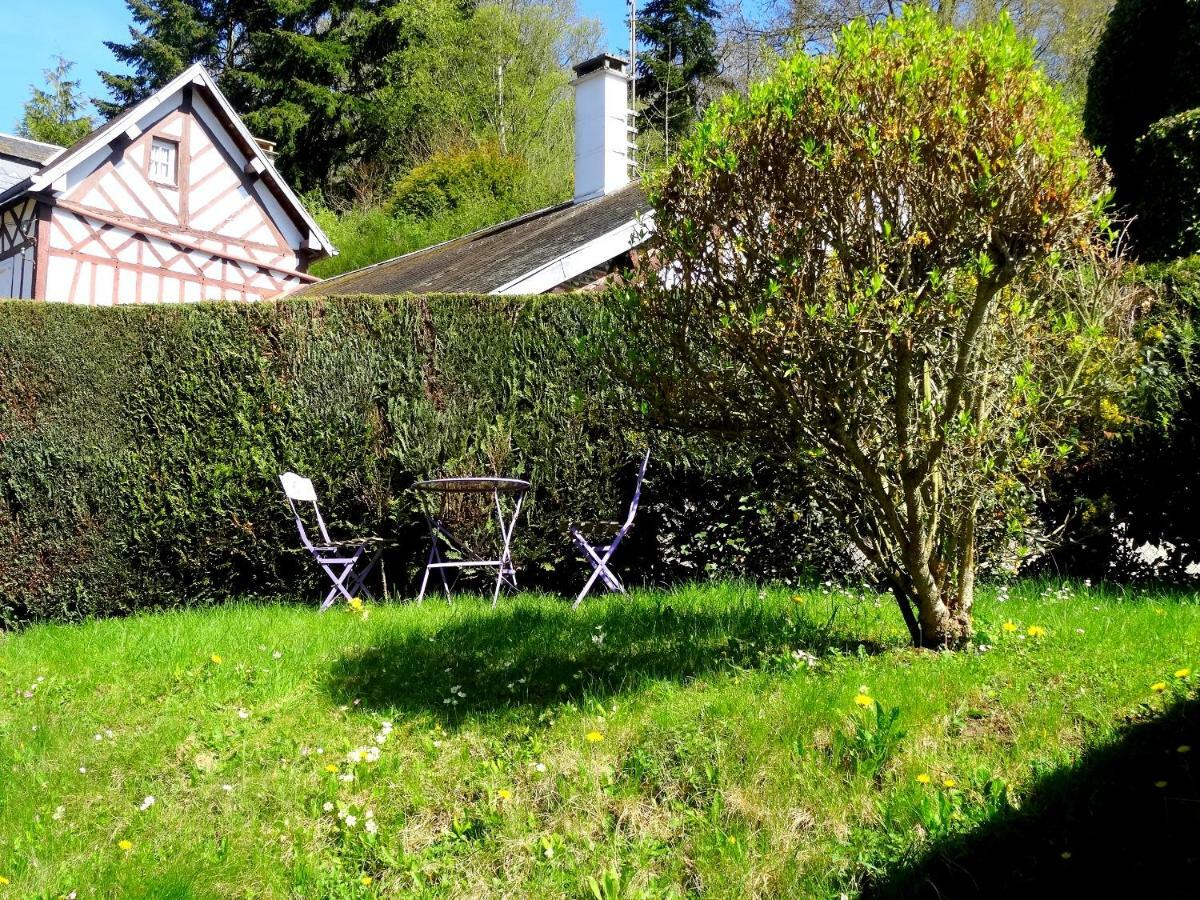 Vila L'Ajoussienne Exteriér fotografie
